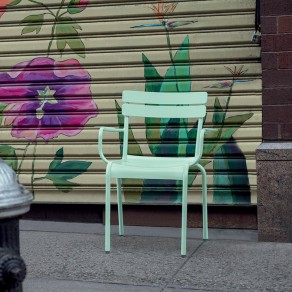 Fauteuil empilable Luxembourg Fermob vert menthe ambiance
