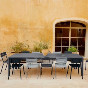 Ribambelle table 3 allonges fermob carbone ambiance 1