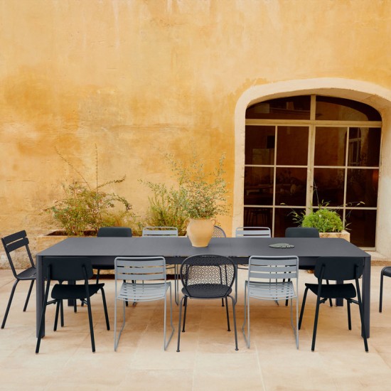 Ribambelle table 3 allonges fermob carbone ambiance 1