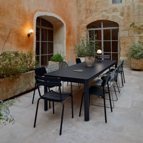 Ribambelle table 3 allonges fermob carbone ambiance 5
