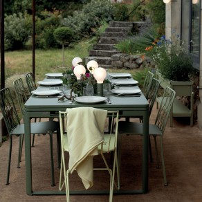 Table à allonges Biarritz Fermob vert cactus ambiance 2