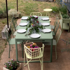 Table à allonges Biarritz Fermob vert cactus ambiance