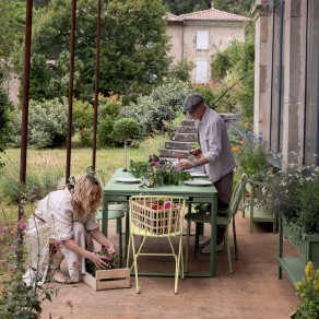 Table à allonges Biarritz Fermob vert cactus ambiance 9