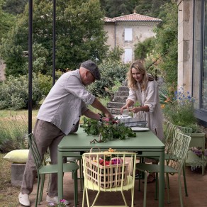 Table à allonges Biarritz Fermob vert cactus ambiance 7